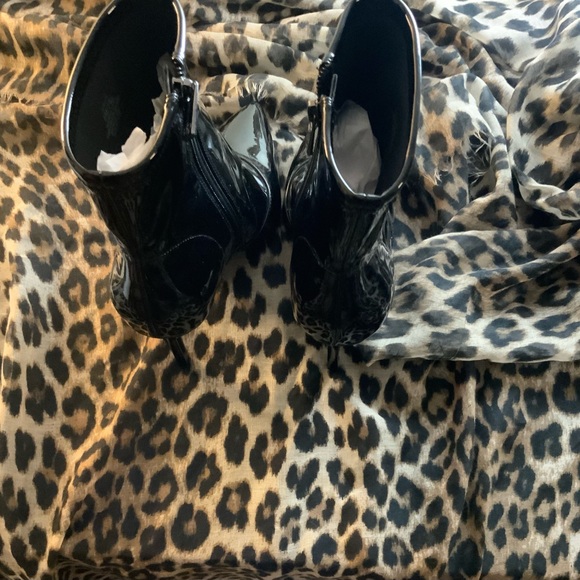 Jessica Simpson Lyren Bootie - Picture 4 of 10